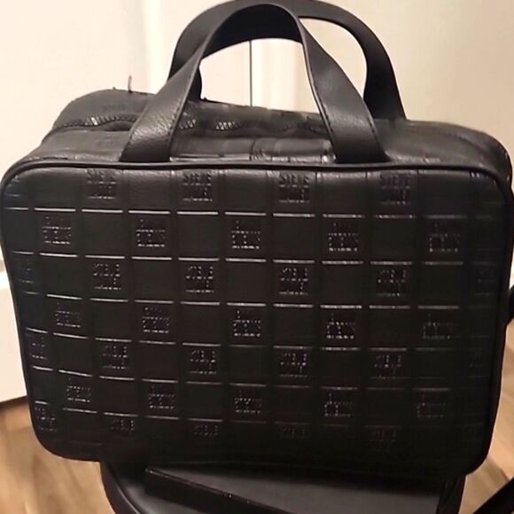 Steve Madden Block Logo Weekender Cosmetic Case - Picture 4 of 10